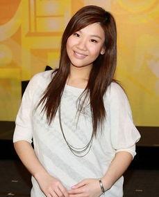 郑欣宜现在生活照,幸福笑容彰显自信魅力